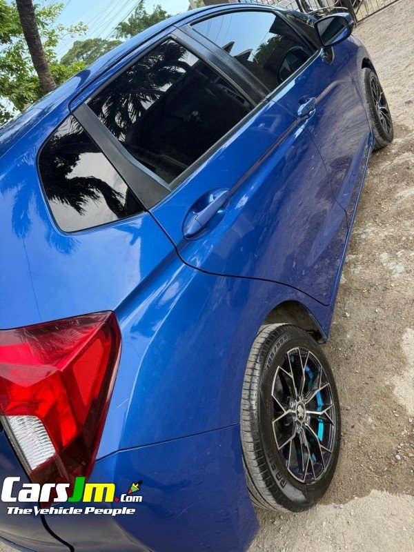 2017 Honda FIT image11