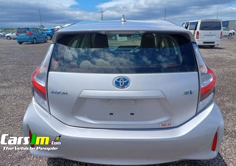 2021 Toyota AQUA HYBRID image14