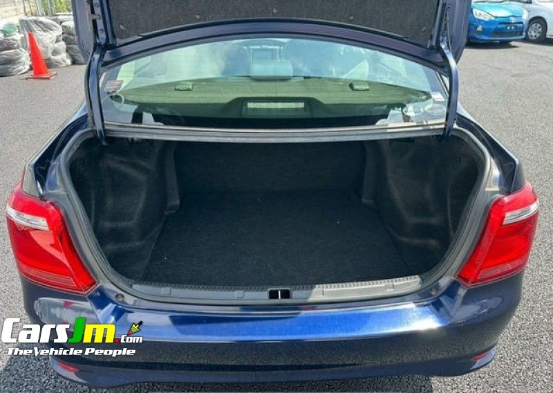 2017 Toyota COROLLA AXIO image3