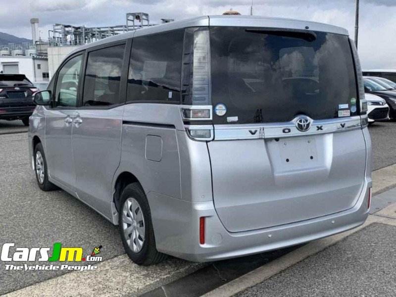 2019 Toyota Voxy Silver image4